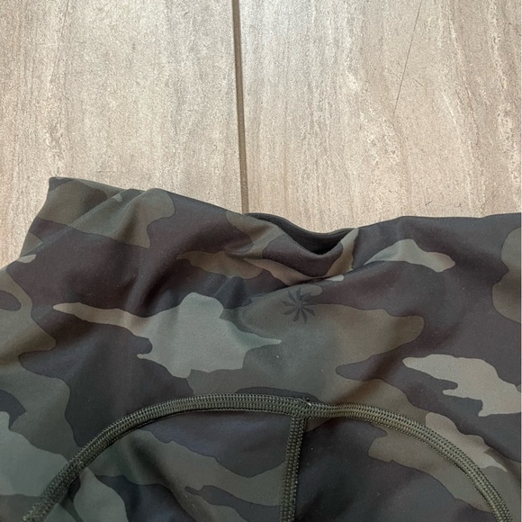 Athleta Women’s Ultimate 7/8 Tight Leggings Camo Stash Pockets Green Size XS - Picture 7 of 7